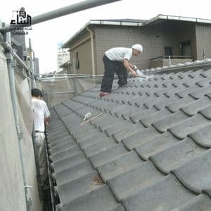 عزل الأسطح المبلطة